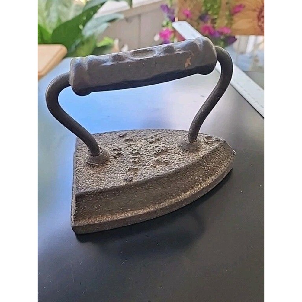 Vintage 1800's Cast Iron B&L Iron IL Doorstop Primitive Farmhouse Patina 6"